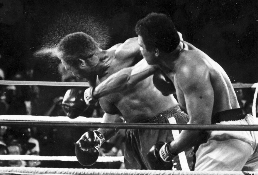 «Rumble in the Jungle»: Η θρυλική «μάχη» του Τζορτζ Φόρμαν με τον Μοχάμεντ Άλι στο Ζαΐρ (βίντεο – φωτο)