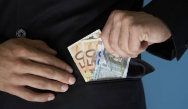 Κέρκυρα: Υπάλληλος κατηγορείται ότι υπεξαίρεσε 400.000 ευρώ από τα ταμεία της Περιφέρειας Ιονίων Νήσων
