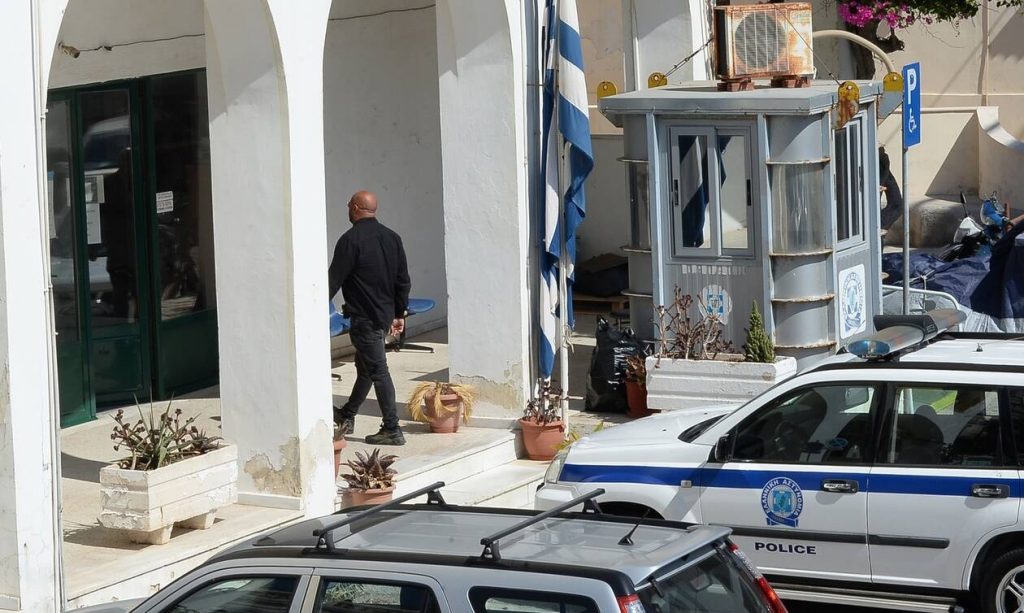 Μύκονος: Αυτοκίνητο παρέσυρε τρεις πεζούς – Εξετάζεται το σενάριο της απόπειρας ανθρωποκτονίας