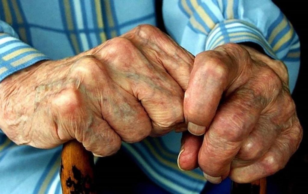 Λαμία: Στο Αυτόφωρο 70χρονος που χτύπησε στο κεφάλι τον 15χρονο εγγονό του