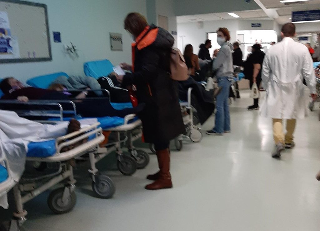 6 στους 10 δηλώνουν δυσαρεστημένοι με τη Δημόσια Υγεία – Αρνητικοί για τα απογευματινά χειρουργεία παρά την πληρωμή