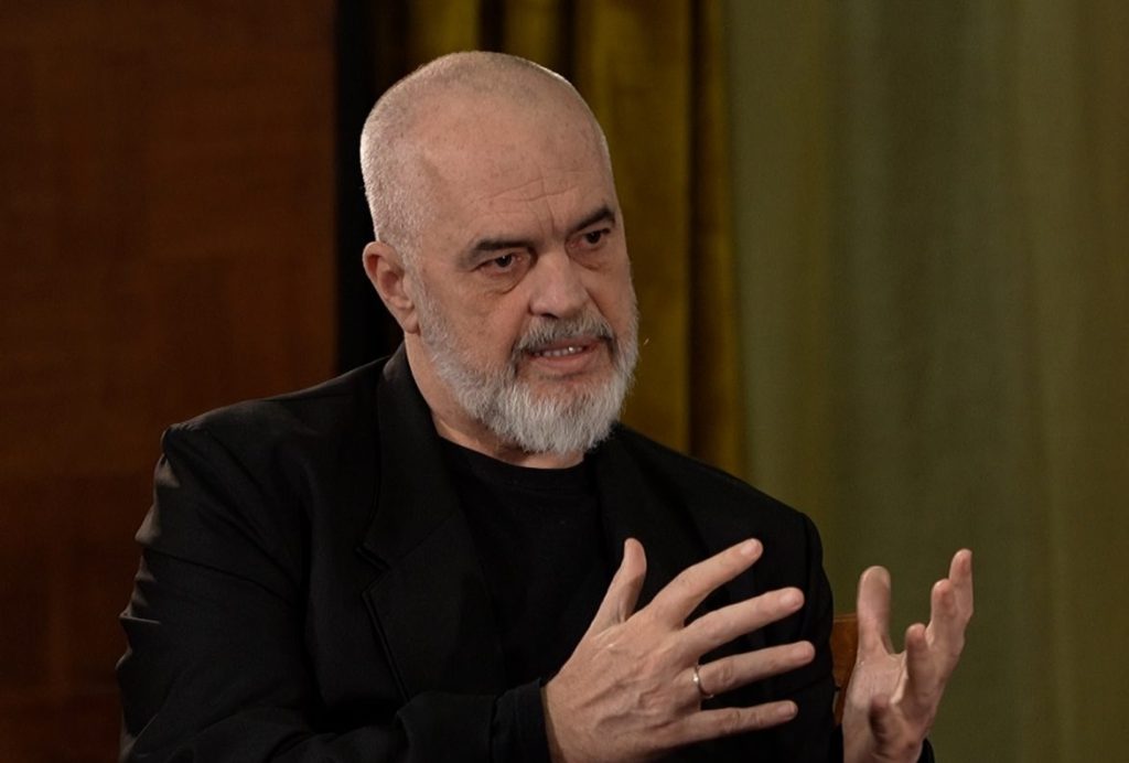 Ο Ε.Ράμα «ονειρεύεται» να κάνει την Αλβανία εξαγωγέα πολεμικού υλικού: «Για την ώρα θα πουλήσουμε τα παλία»