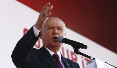 Ντ.Μπαχτσελί – Ο κυβερνητικός εταίρος του Ερντογάν απειλεί για ακόμη μια φορά: «Να μην περάσει τα όρια η Ελλάδα»