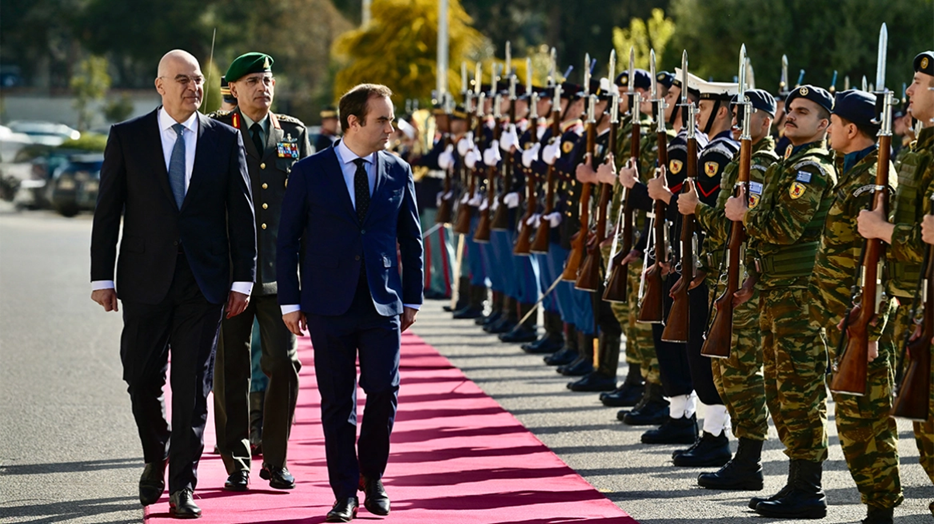 Ο Ν.Δένδιας υπέγραψε την προμήθεια 16 αντιπλοϊκών πυραύλων Exocet