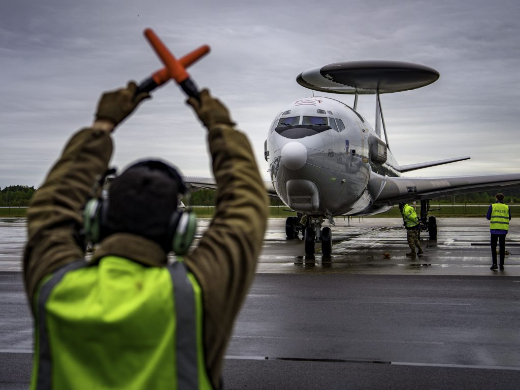 Αποχώρηση του E-3A AWACS του ΝΑΤΟ από την Πρέβεζα – Ολοκλήρωσε την πεντάμηνη υπηρεσία του