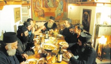Άγιον Όρος: Η αρχαία νηστεία που προσφέρει μακροζωία στους μοχανούς