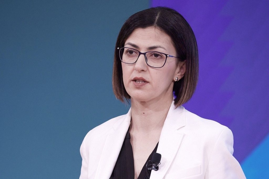 Ε.Αγαπηδάκη: Λεκτική επίθεση σε βάρος της αναπληρώτριας Υπουργού Υγείας σε εκκλησία στο Περιστέρι