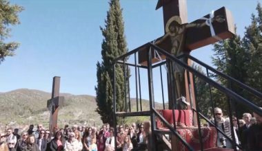 Κοζάνη: Και φέτος η Αναπαράσταση της Αποκαθήλωσης του Εσταυρωμένου στο Δρυόβουνο – Δείτε φωτογραφίες