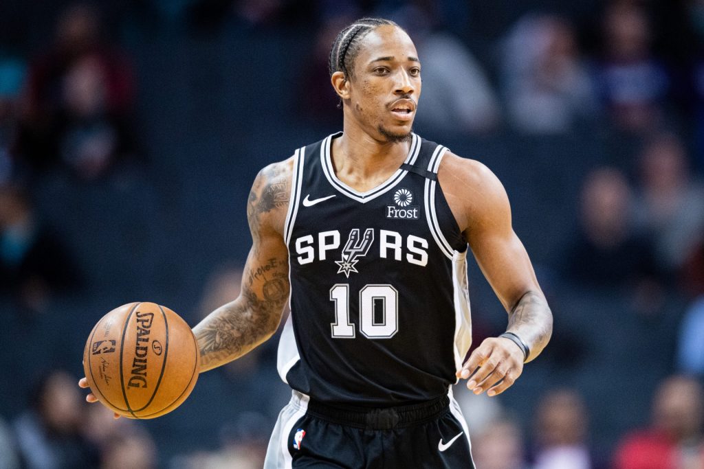Σάλος στο NBA: Άγριο ξύλο μεταξύ του Ν.ΝτεΡόζαν και πελάτη εστιατορίου – Κλήθηκε ασθενοφόρο (βίντεο)