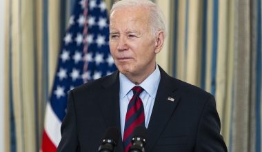 Τ.Μπάιντεν: «Βροχή» τα αρνητικά σχόλια στη φωτογραφία που ανάρτησε το Πάσχα – «Σαν χάρτινη φιγούρα» (φωτο)