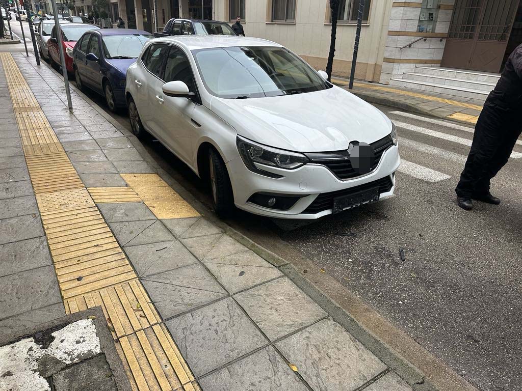 Αυτοί είναι οι οδηγοί που κινδυνεύουν με αφαίρεση διπλώματος και 1.000 ευρώ πρόστιμο – Πού δεν πρέπει να παρκάρουν