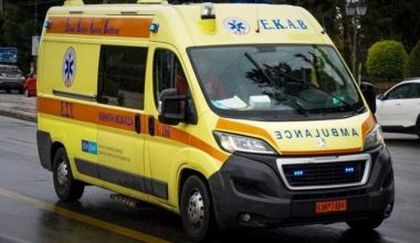 Τροχαίο ατύχημα στη Λεωφόρο Συγγρού: Μοτοσικλέτα συγκρούστηκε με ΙΧ – Τρεις τραυματίες