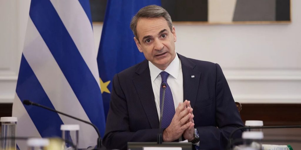 Με επιστροφή ενός ενοικίου και 250 ευρώ σε συνταξιούχους φιλοδοξεί η κυβέρνηση να λύσει τα προβλήματα των πολιτών