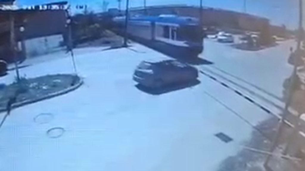 Η γιατρός που είχε ατύχημα με τρένο στην Πάτρα δεν προερχόταν από εφημερία 36 ωρών, λέει ο Άδωνις Γεωργιάδης
