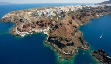 ΒΒC: «Υπάρχει ο κίνδυνος σοβαρής έκρηξης στην Σαντορίνη»