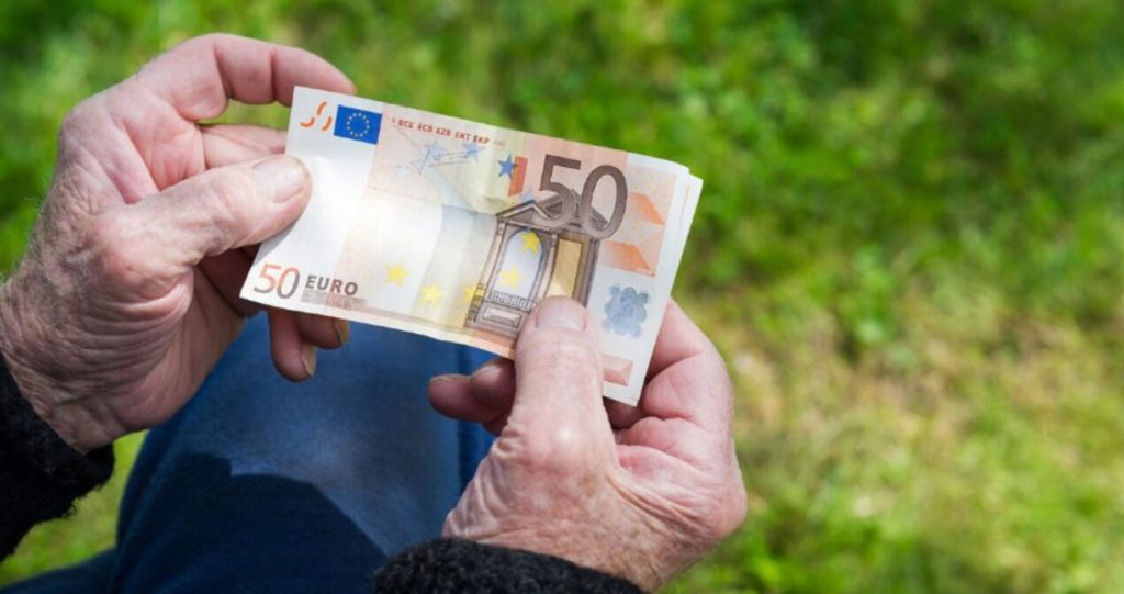 ΕΦΚΑ: «Έρχονται» δύο νέα πακέτα αναδρομικών έως 8.500 ευρώ – Ποιοι είναι οι δικαιούχοι