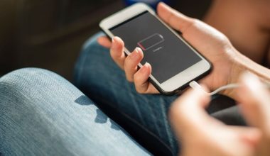 Με αυτούς τους απλούς και εύκολους τρόπους θα παρατείνετε τη διάρκεια ζωής της μπαταρίας του κινητού σας