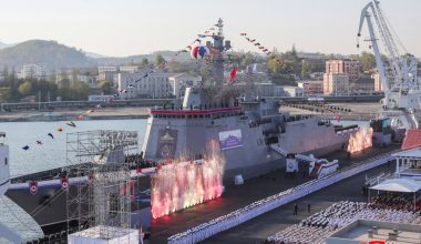 Νέο καταδρομικό πλοίο καθελκύστηκε και είναι έτοιμο για τον στόλο της Βόρειας Κορέας – Δείτε φωτογραφίες