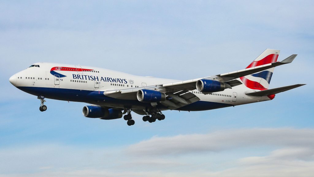 Αναστάτωση σε πτήση της British Airways: Αναθυμιάσεις στην καμπίνα του αεροσκάφους μετά από σύγκρουση με πουλί