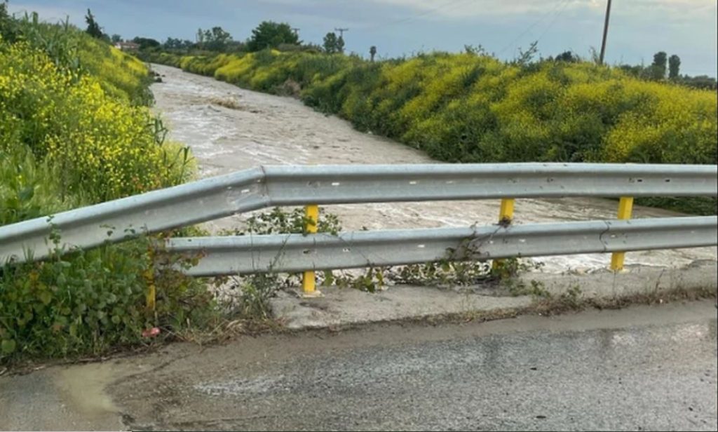 «Φούσκωσε» ρέμα λόγω ισχυρής βροχόπτωσης στη Χαλκιδική – Δείτε φωτογραφίες