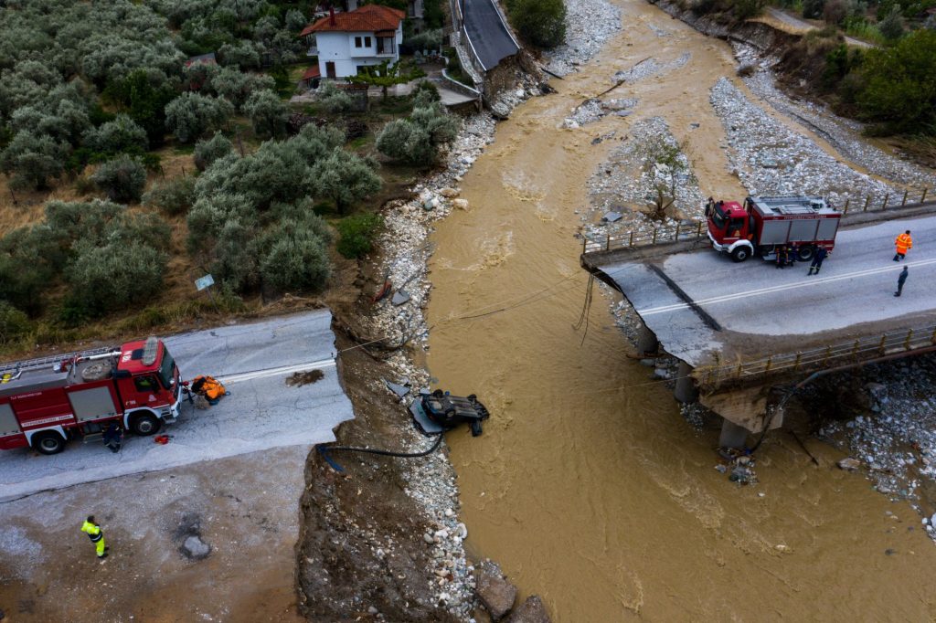 Έπεσαν οι υπογραφές για την αποκατάσταση του οδικού και σιδηροδρομικού δικτύου από Daniel και Elias