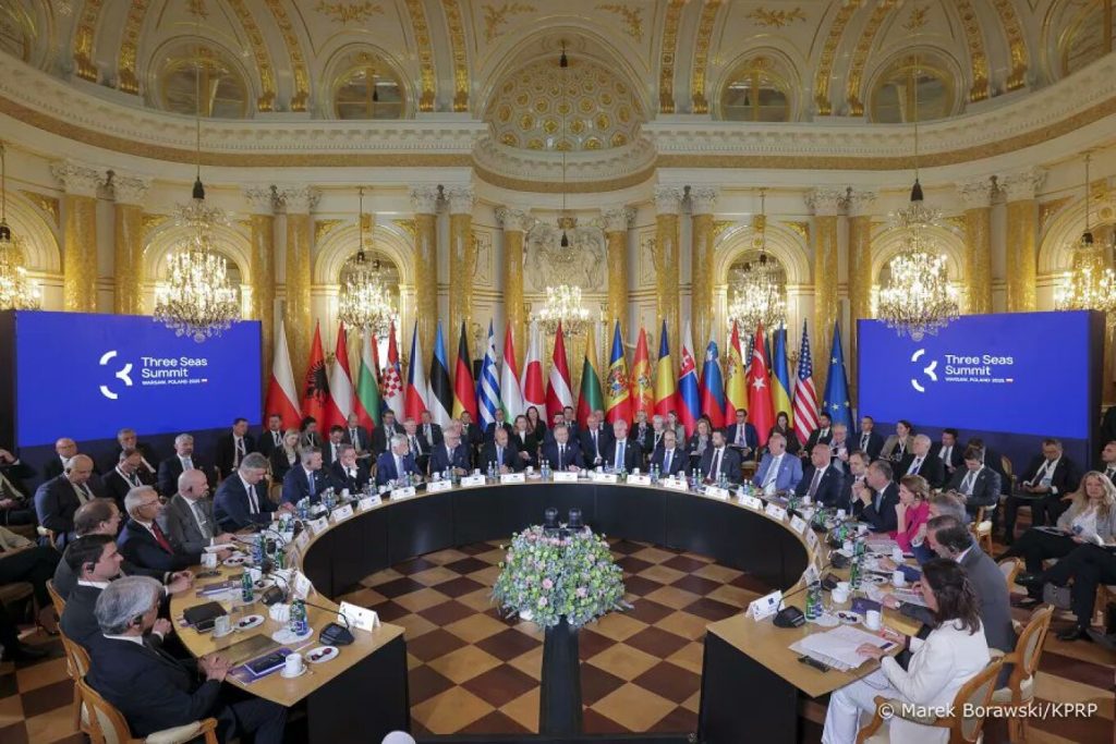 Γ.Γεραπετρίτης από Βαρσοβία: «Πλήρης και ακλόνητη η στήριξή μας στην Ουκρανία»