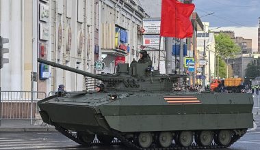 Τα νέα και τα αναβαθμισμένα ΤΟΜΑ του ρωσικού Στρατού στην παρέλαση της Νίκης στην Μόσχα (φωτό)