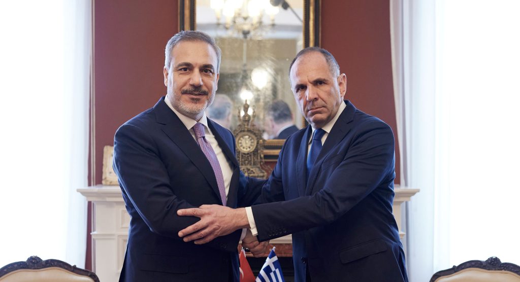Γ.Γεραπετρίτης: Έσπευσε στην Κωνσταντινούπολη για ιδιωτικό δείπνο με τον Χακάν Φιντάν