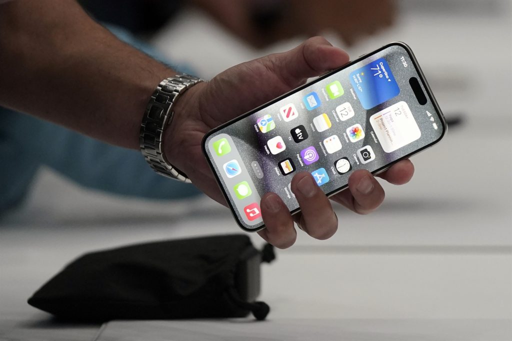 iPhone: Δες ποιο είναι το κολπάκι με το διπλό άγγιγμα που θα σου «λύσει» τα χέρια