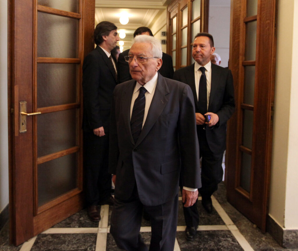 Ανακοίνωση ΥΠΕΞ για τον Π. Μολυβιάτη: «Είχε την καθολική εκτίμηση και τον σεβασμό των πολιτών»