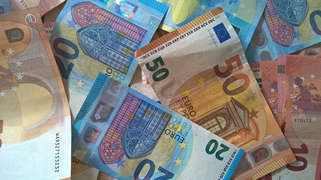 Οι πληρωμές που θα γίνουν από e-ΕΦΚΑ και ΔΥΠΑ από σήμερα έως τις 9 Μαΐου