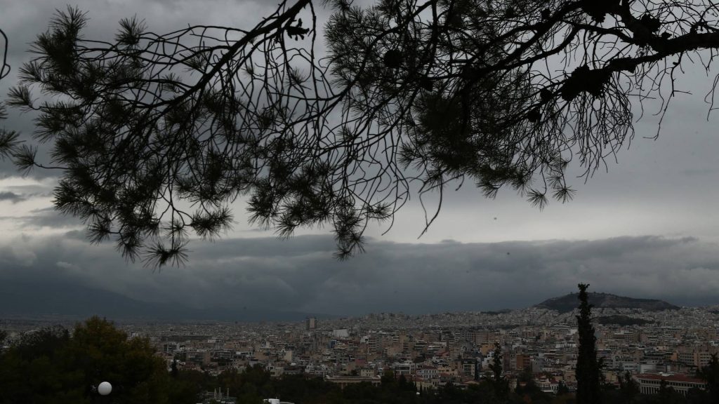 Με νεφώσεις και τοπικές βροχές το σημερινό «σκηνικό» του καιρού – Η πρόγνωση της ΕΜΥ για όλη τη χώρα