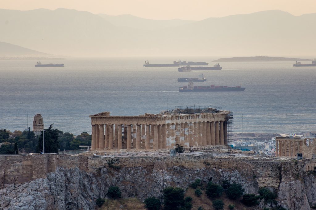 Αυτό είναι το σπάνιο λουλούδι που δεν φυτρώνει πουθενά στον κόσμο παρά μόνο στην Ακρόπολη! (φωτο)