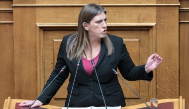 Ζ.Κωνσταντοπούλου: «Δεν έχουμε αίθουσα “Λαμπράκης”, γιατί δεν ήταν συγγενής των Μητσοτάκη-Μπακογιάννη»