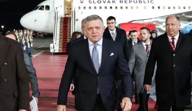Παρανοϊκό: Η «τρελή» διαδρομή του αεροσκάφους του Σλοβάκου πρωθυπουργού για να φτάσει στη Μόσχα