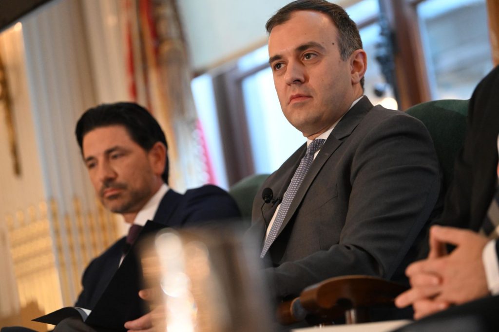 Ο Τ.Χατζηβασιλείου «βγήκε» στο CNN για να πει ότι η Ελλάδα θα συμβάλλει στην οικονομική ανοικοδόμηση της Ουκρανίας