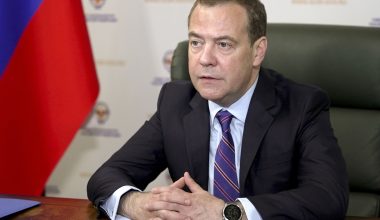 Ν.Μεντβέντεφ: «Οι αποτυχημένες διαπραγματεύσεις για την Ουκρανία μπορεί να οδηγήσουν σε ένα νέο τρομερό πόλεμο»