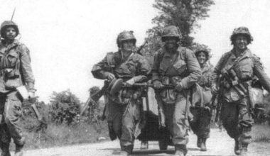 Ο λοχίας που ήρθε αντιμέτωπος με 80 στρατιώτες και τον έπιασαν τα γέλια