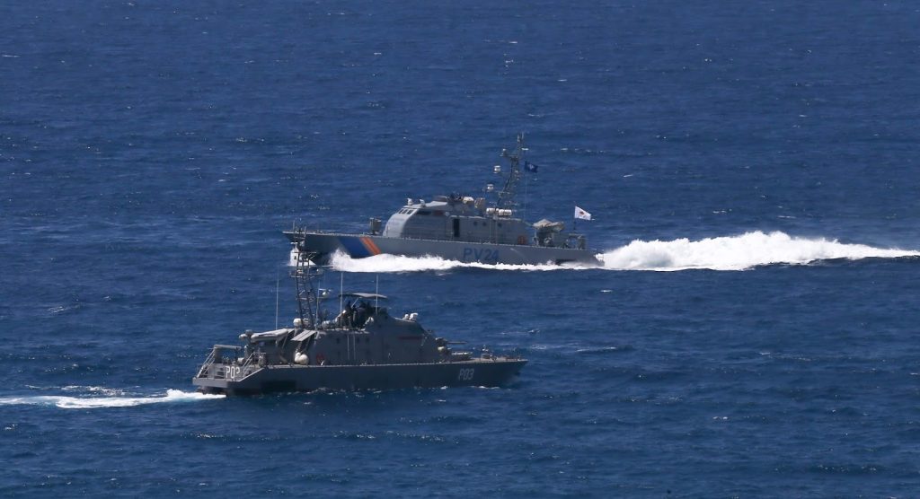Κυπριακό Ναυτικό: Αναχαίτισε φουσκωτά με λαθρομετανάστες – Τα επέστρεψε πίσω στην Συρία