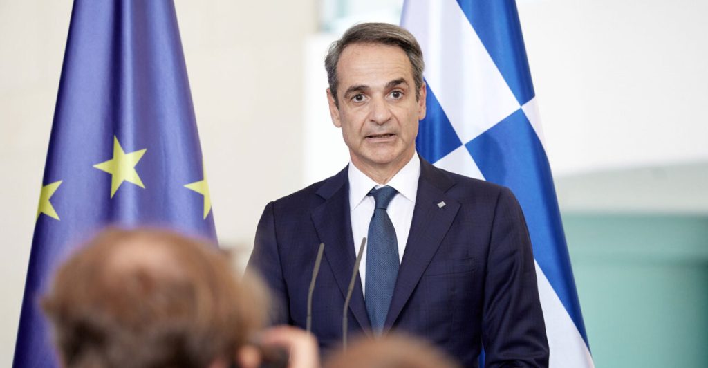 Πανηγυρισμοί του Κ.Μητσοτάκη που ΕΚΑΒ και ένοπλες δυνάμεις εκσυγχρονίζονται με δωρεές