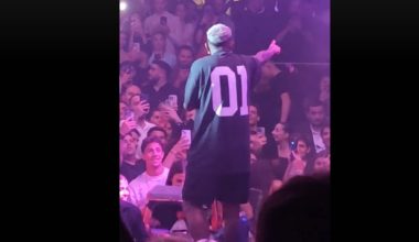 Ο Ροντινέι δίνει ρεσιτάλ στα μπουζούκια μετά τον τελικό τραγουδώντας τον ύμνο του Ολυμπιακού (βίντεο)