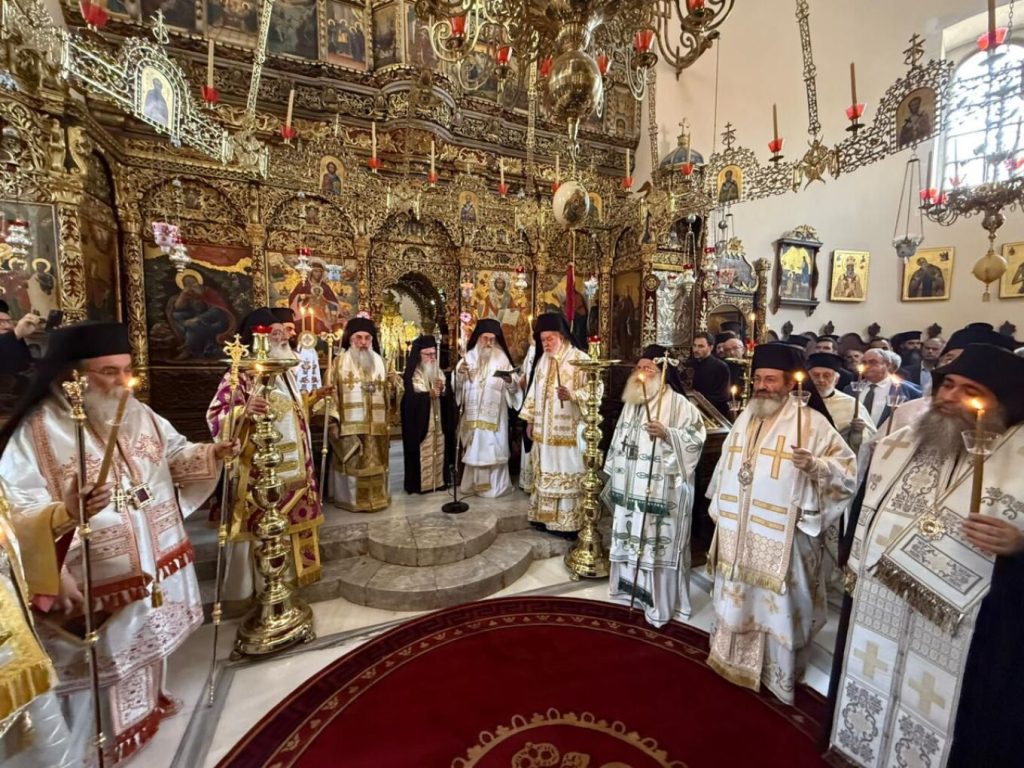 Τελέστηκε πολυαρχιερατικό συλλείτουργο και μνημόσυνο για τον Μητροπολίτη Κυδωνίας – Δείτε φωτογραφίες