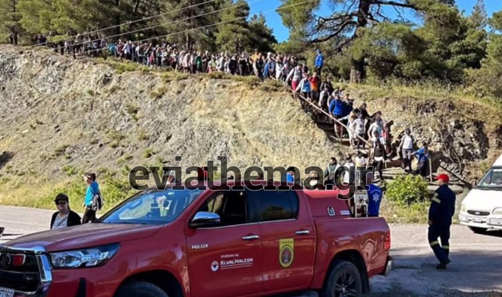 Πλήθος κόσμου στην Εύβοια περπατούν έως και 20χλμ για τάμα στον Άγιο Ιωάννη το Ρώσο – Δείτε φωτογραφίες