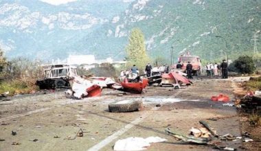 Το βυτιοφόρο που… ανατίναξε τα Καμένα Βούρλα το 1999!