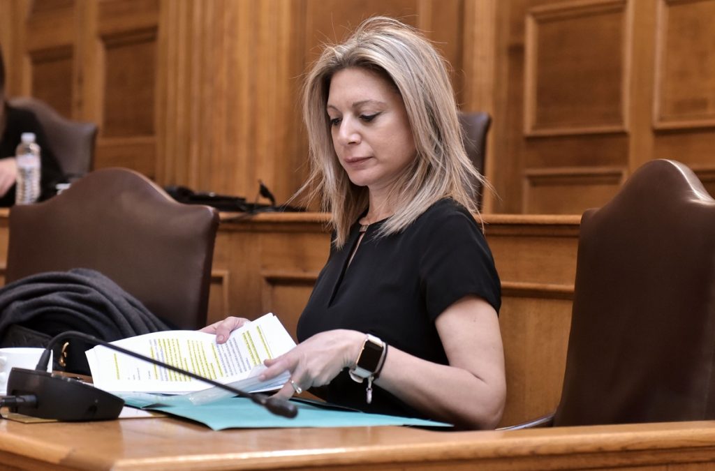 Μ.Καρυστιανού: «Κάποιοι θεωρούν το μέγαρο της Δικαιοσύνης γωνιακό μαγαζάκι τους»
