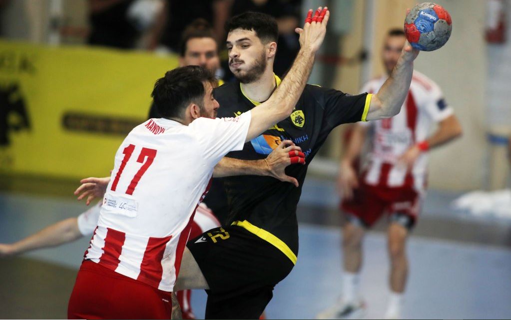 Ολυμπιακός/Όμιλος Ξυνή – ΑΕΚ 27-30: «Ατσάλινη» η Ένωση, έκανε το 2-2 στο Χάντμπολ και συνεχίζει να ονειρεύεται