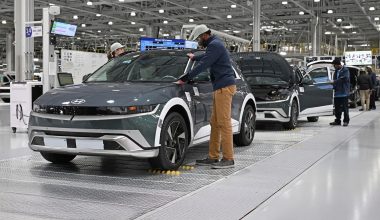 Hyundai: Ασφαλής για έναν χρόνο από τις κινεζικές απαγορεύσεις στις σπάνιες γαίες
