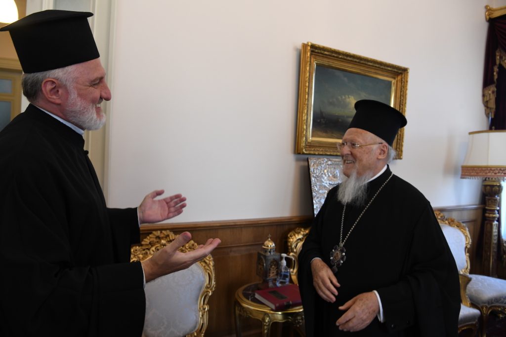 Αρχιεπίσκοπος Ελπιδοφόρος για Βαρθολομαίο: «Έτσι είναι ένας πραγματικός ποιμένας της αλήθειας και της αγάπης»