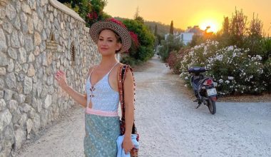 Με λιαρ τζετ έφτασε στην Σκιάθο η Κέιτ Χάντσον – Δείτε φωτογραφίες από την άφιξη της