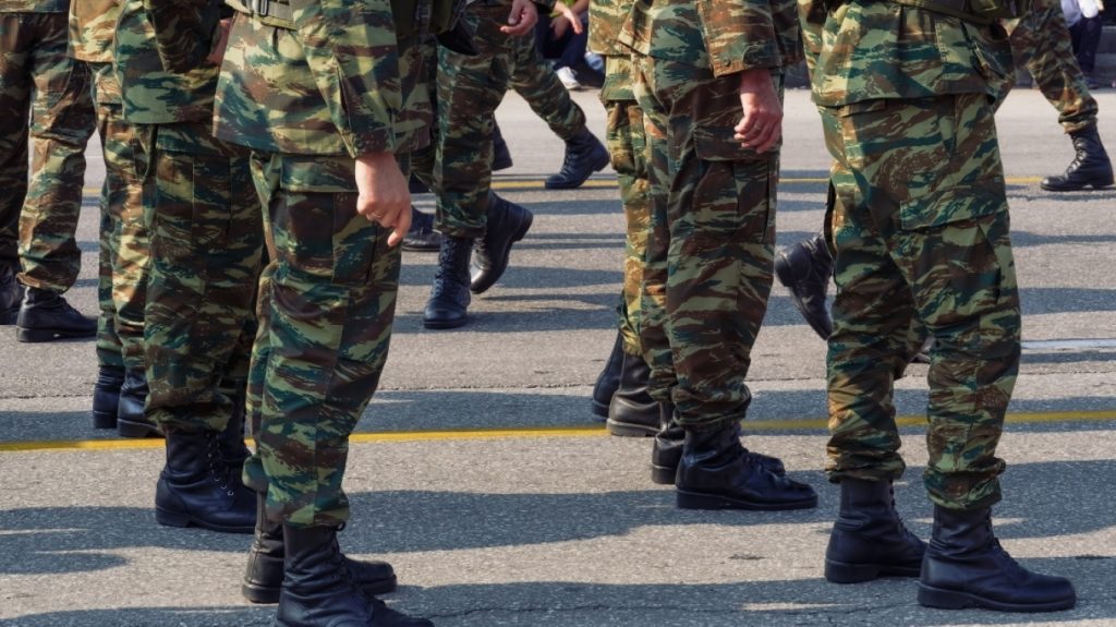 Δείτε ποιοι θα κληθούν πρώτοι σε περίπτωση επιστράτευσης – Η διαδικασία και τα ηλικιακά όρια
